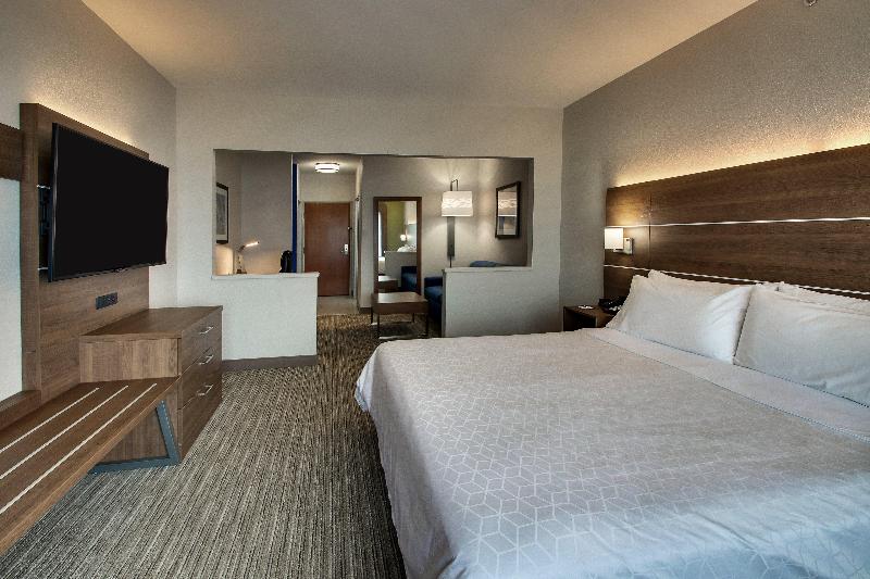 Holiday Inn Express Chicago NorthWaukeganGurnee image