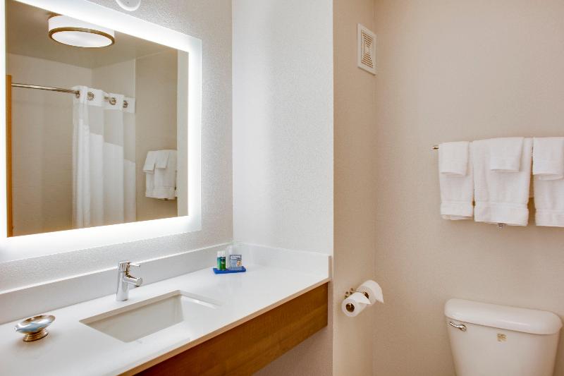 Holiday Inn Express & Suites Chickasha By IHG photo 11