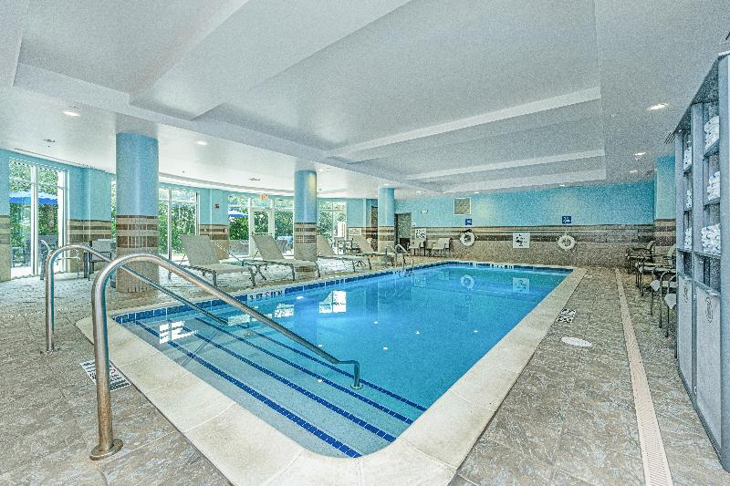 Holiday Inn Express and Suites Charleston Arpt Con image