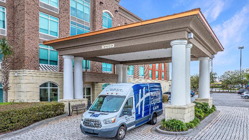 Holiday Inn Express and Suites Charleston Arpt Con image
