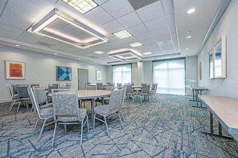 Holiday Inn Express and Suites Charleston Arpt Con image