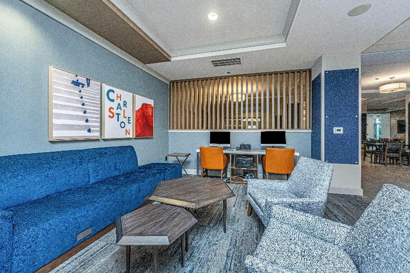 Holiday Inn Express and Suites Charleston Arpt Con image