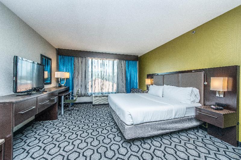 Holiday Inn Express and Suites Charleston Arpt Con image