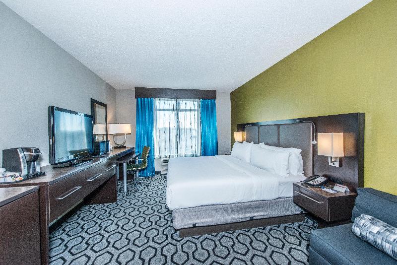 Holiday Inn Express and Suites Charleston Arpt Con image