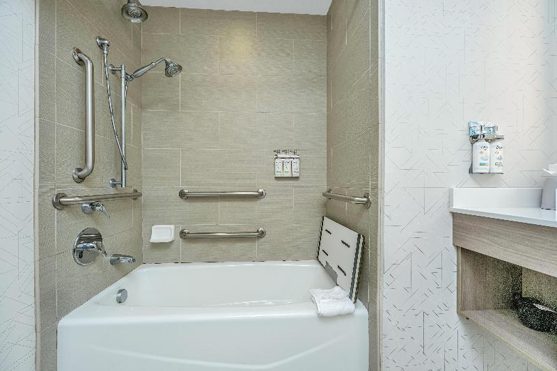 Holiday Inn Express and Suites Charleston Arpt Con image
