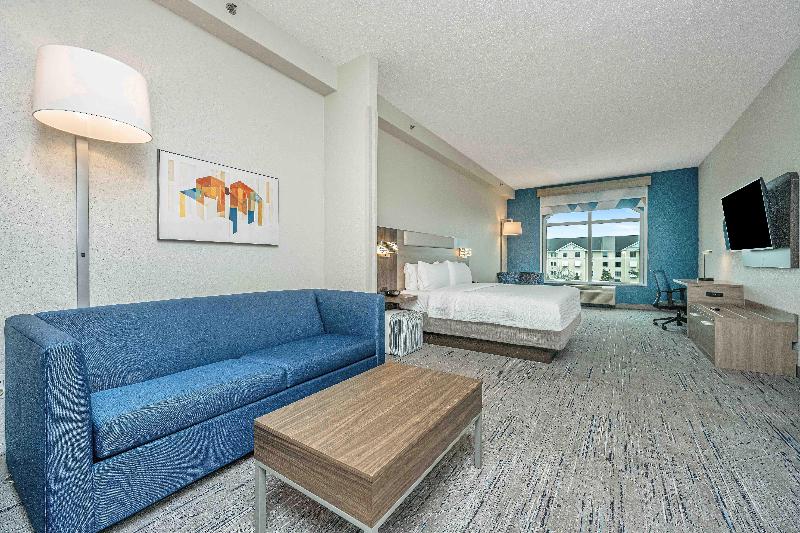 Holiday Inn Express and Suites Charleston Arpt Con image