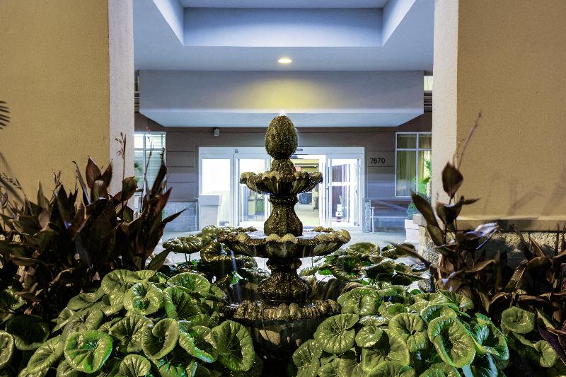 Holiday Inn Express and Suites Charleston Ashley P image