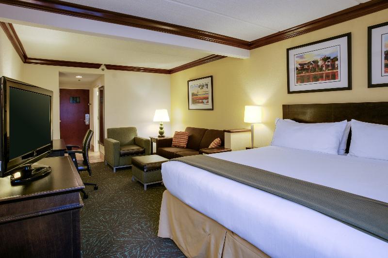 Holiday Inn Express and Suites Charleston Ashley P image