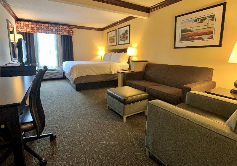 Holiday Inn Express and Suites Charleston Ashley P image