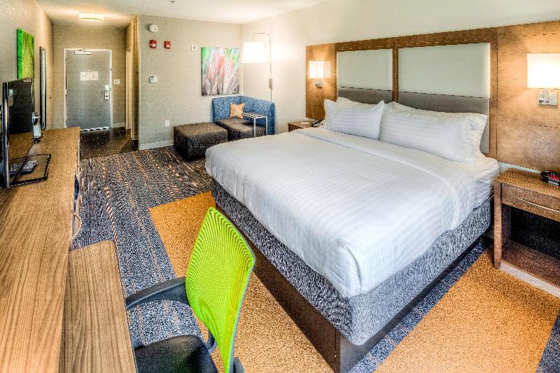 Holiday Inn Express and Suites Cleveland West West photo 9