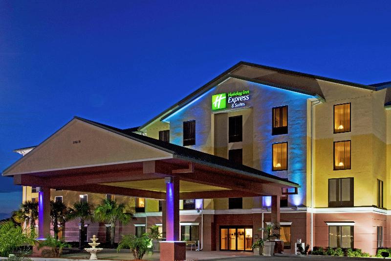 Holiday Inn Express and Suites Port Richey