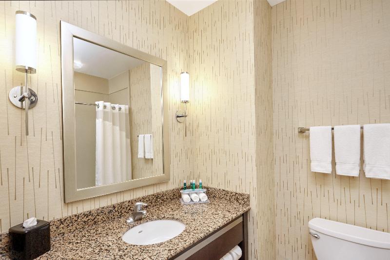Holiday Inn Express Columbia Univ Area Hwy 63 photo 17