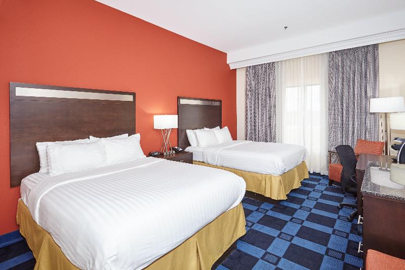 Holiday Inn Express Columbia Univ Area Hwy 63 photo 24