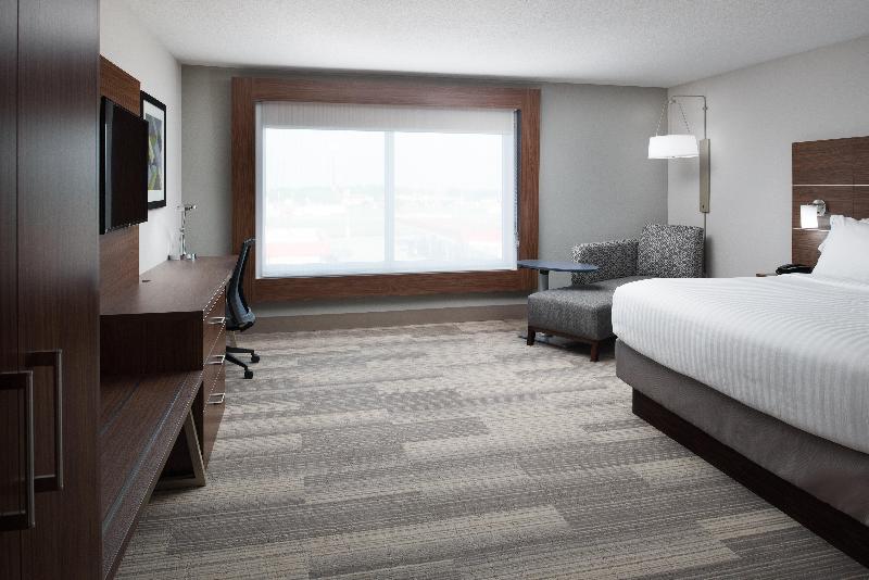 Holiday Inn Express & Suites Kingdom City By IHG photo 16