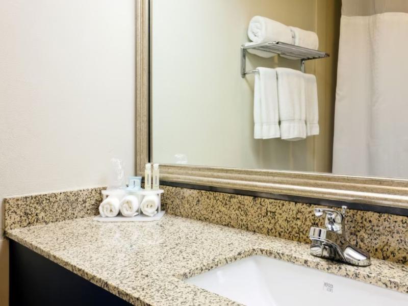 Holiday Inn Express Port ClintonCatawba Island image