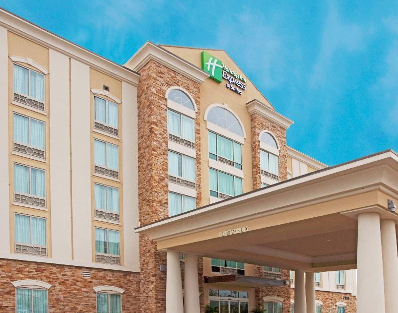 Holiday Inn Express and Suites Columbus At Northla