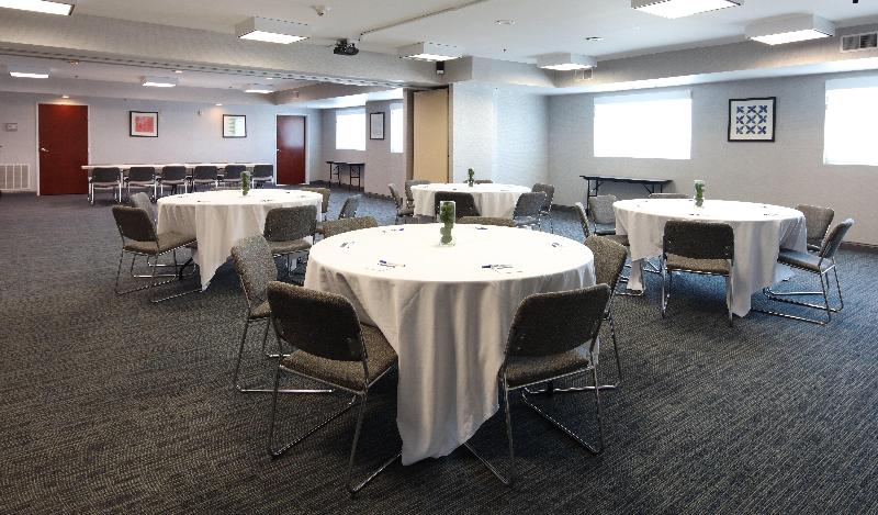 Holiday Inn Express and Suites Cincinnati SE Newpo image