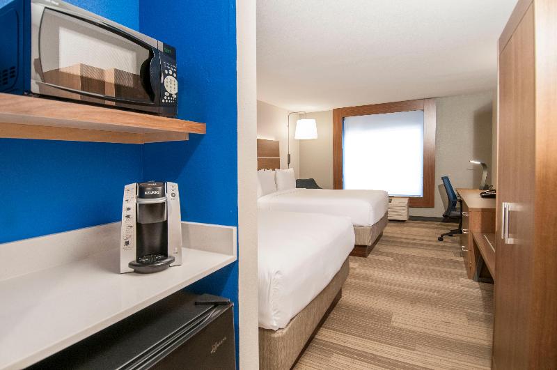 Holiday Inn Express & Suites Dallas-North Tollway