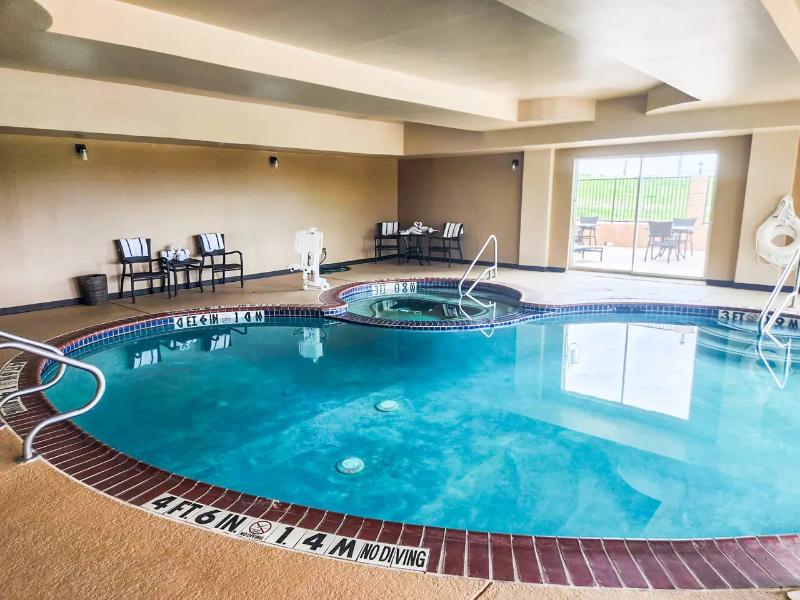 Country Inn & Suites by Radisson Terrell image