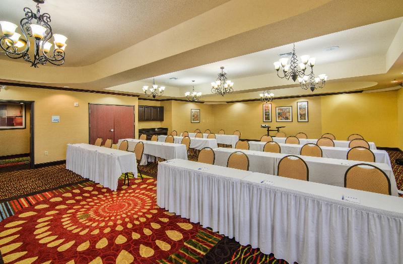 Holiday Inn Express & Suites Terrell By IHG image