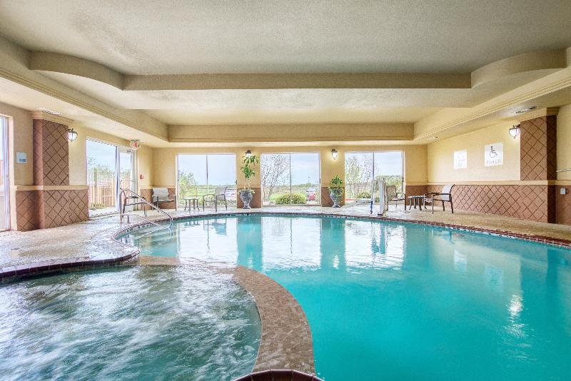 Holiday Inn Express & Suites Terrell By IHG image