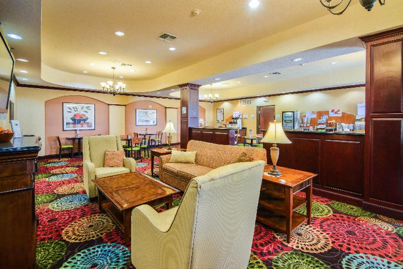 Holiday Inn Express & Suites Terrell By IHG image