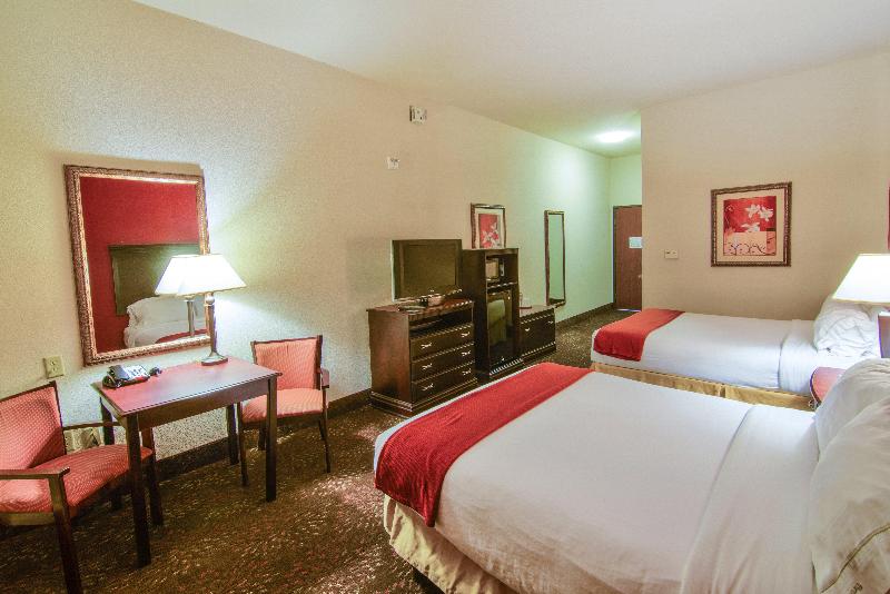 Holiday Inn Express & Suites Terrell By IHG image