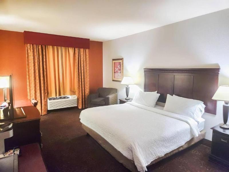 Country Inn & Suites by Radisson, Terrell image