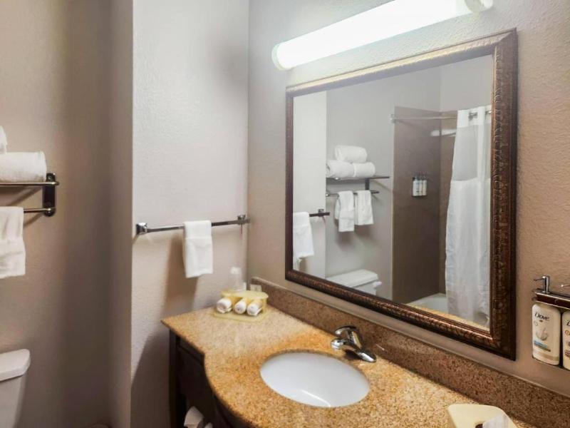 Country Inn & Suites by Radisson, Terrell image