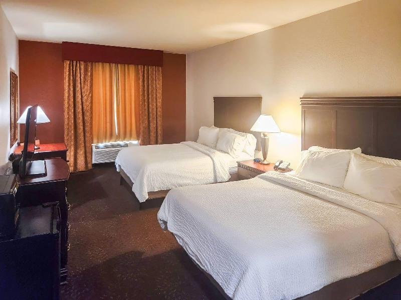 Country Inn & Suites by Radisson, Terrell image