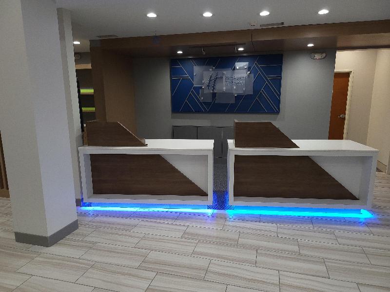 Holiday Inn Express Suites Dayton North Tipp City image