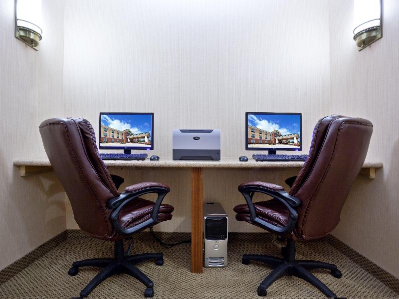 Holiday Inn Express Suites Dayton North Tipp City image