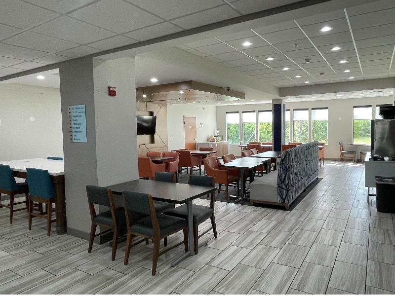 Holiday Inn Express Suites Dayton North Tipp City image