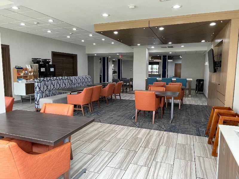 Holiday Inn Express Suites Dayton North Tipp City image