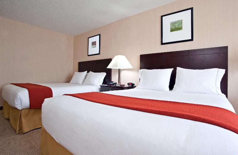 Holiday Inn Express Suites Dayton North Tipp City image