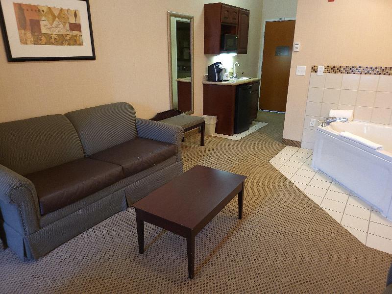 Holiday Inn Express Suites Dayton North Tipp City image