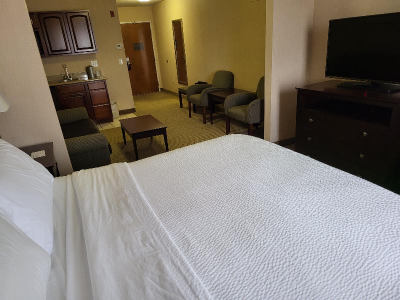 Holiday Inn Express Suites Dayton North Tipp City image