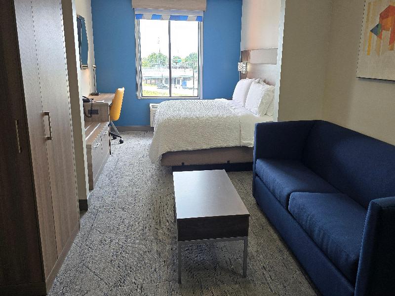 Holiday Inn Express Suites Dayton North Tipp City image