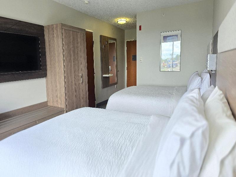 Holiday Inn Express Suites Dayton North Tipp City image