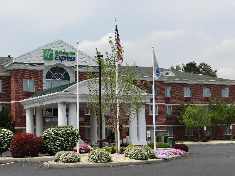 Holiday Inn Express and Suites Salisbury Delmar