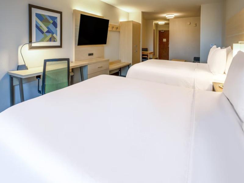 Holiday Inn Express and Suites Salisbury Delmar image