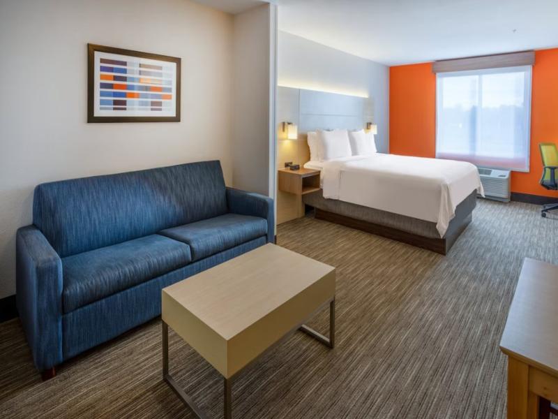 Holiday Inn Express and Suites Salisbury Delmar image