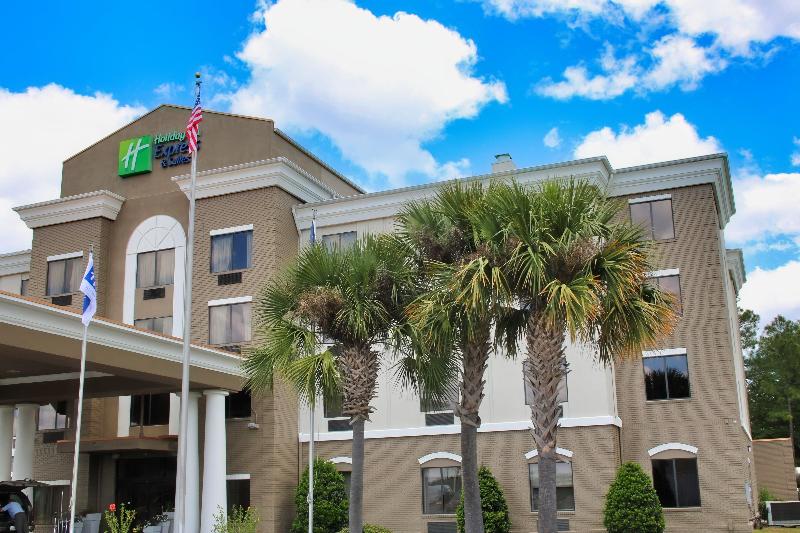 Holiday Inn Express and Suites Douglas, GA - Vacationstore.net
