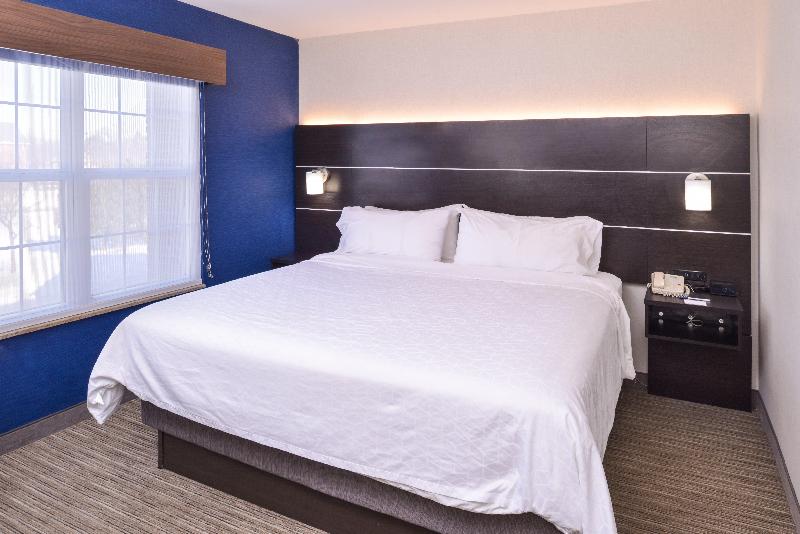 Holiday Inn Express and Suites Southfield Detroit image