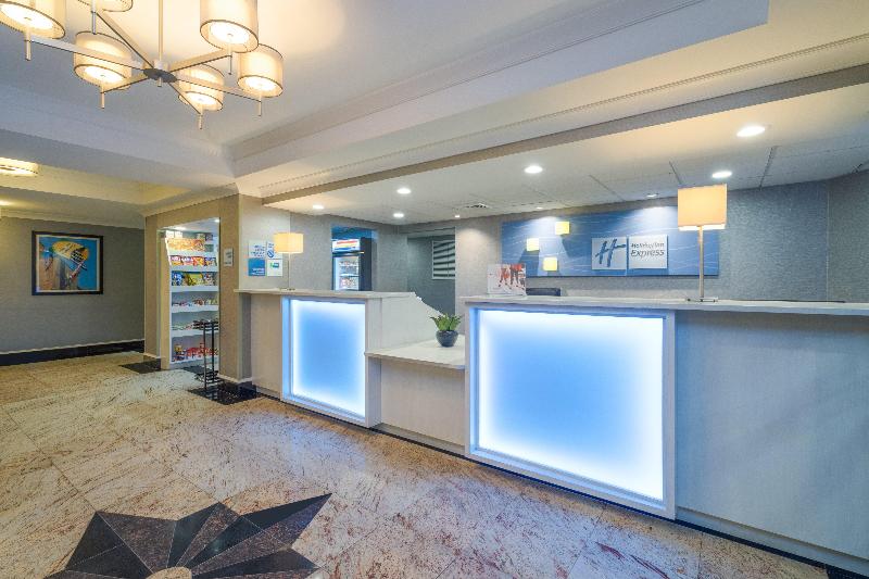 Holiday Inn Express and Suites Easton image