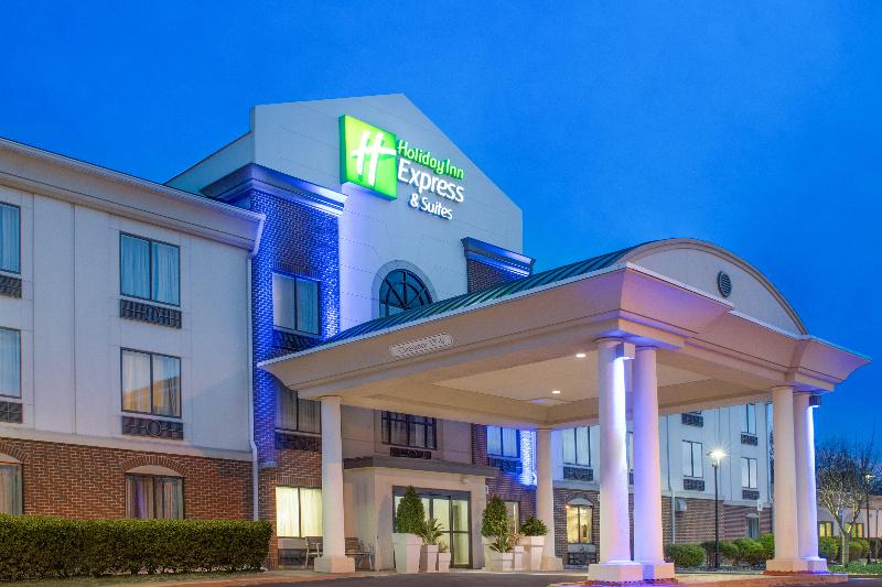 Holiday Inn Express and Suites Easton image