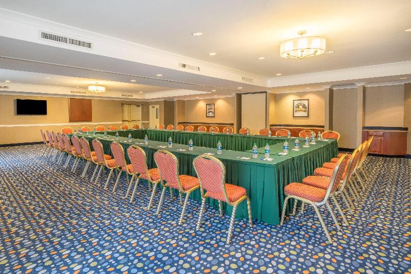 Holiday Inn Express and Suites Easton image