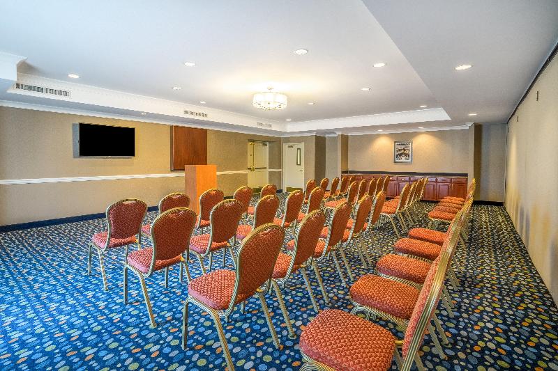 Holiday Inn Express and Suites Easton image