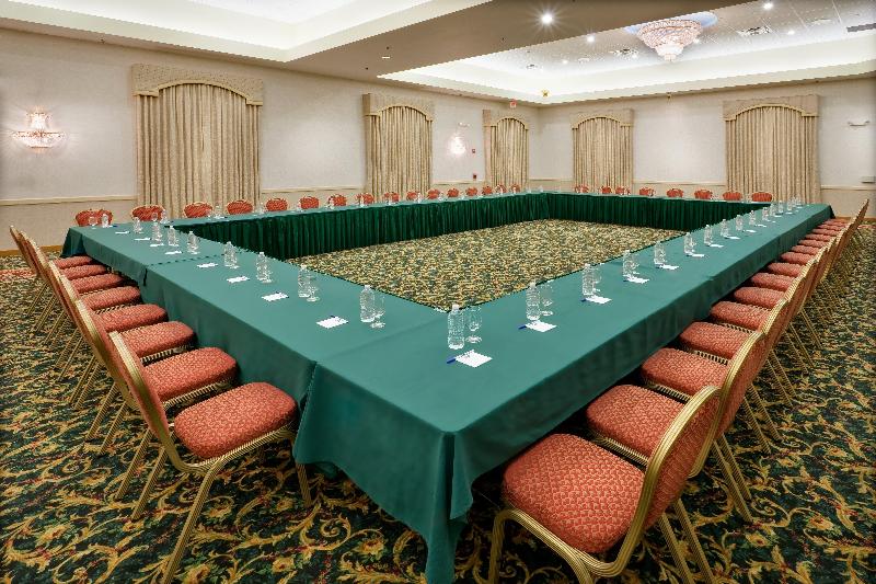 Holiday Inn Express and Suites Easton image