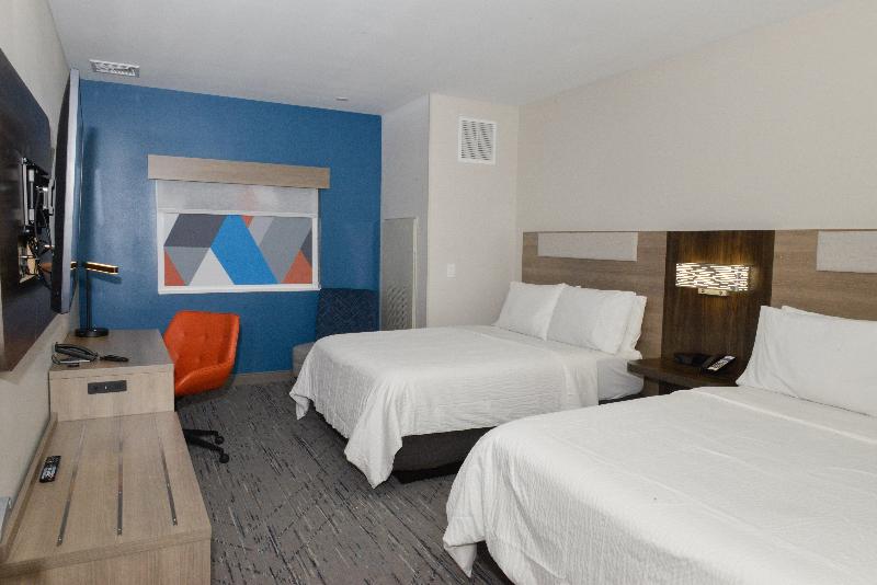 Holiday Inn Express and Suites Easton image